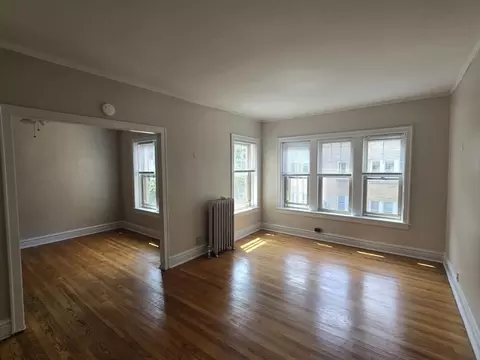 908 Reba Pl #2S, Evanston, IL 60202