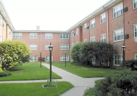 2349 W Jarvis Ave #51-2D, Chicago, IL 60645