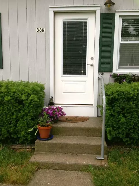 38 Warren Ave #B, Middletown, RI 02842