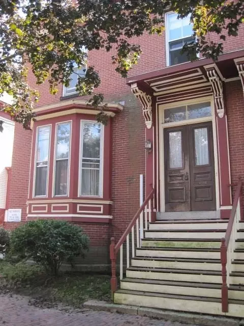 450 Cumberland Ave #3, Portland, ME 04101