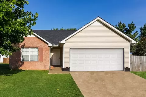 1444 Saint Andrews Dr, Murfreesboro, TN 37128