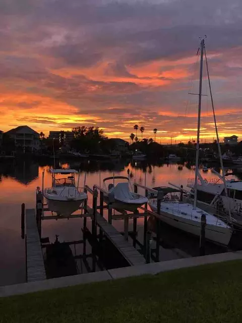 12500 Capri Cir N #203, Treasure Island, FL 33706