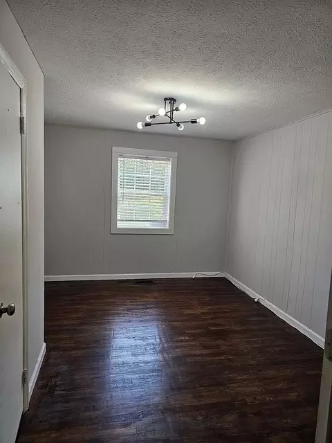 155 Midway Dr #B, Oliver Springs, TN 37840