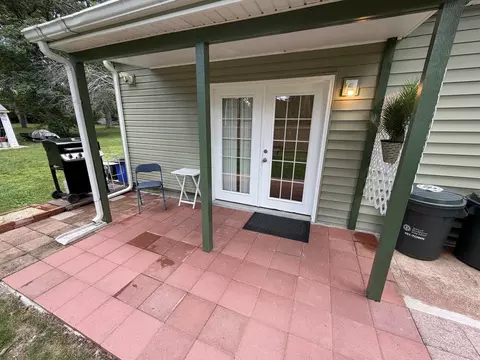 9 Cedar Ln, Middle Island, NY 11953