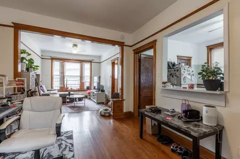 3326 N Clark St #3R, Chicago, IL 60657
