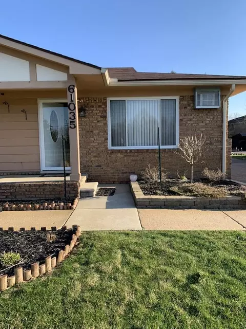 61035 11 Mile Rd #5, South Lyon, MI 48178