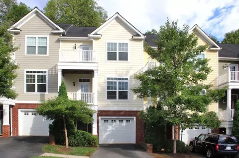 1616 Kempton Pl, Charlottesville, VA 22911
