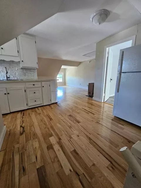 696 Hevey St, Manchester, NH 03102