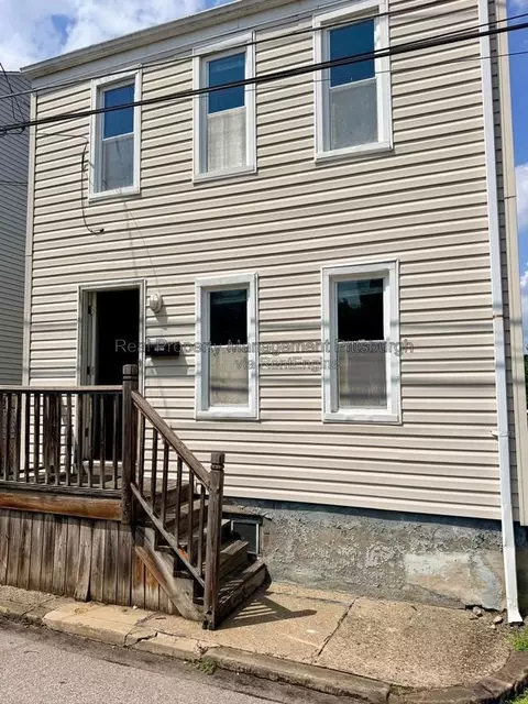 1927 Fox Way, Pittsburgh, PA 15203