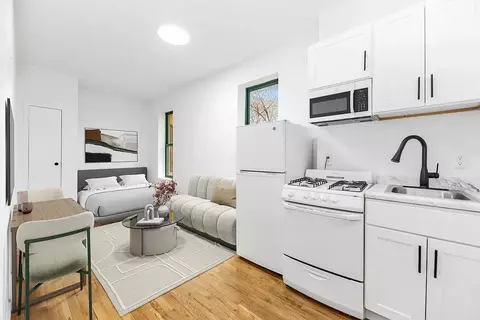 240 W 64th St #2G, New York, NY 10023