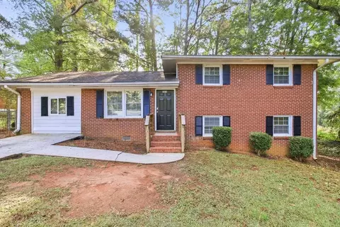 989 Juniper Cir, Forest Park, GA 30297