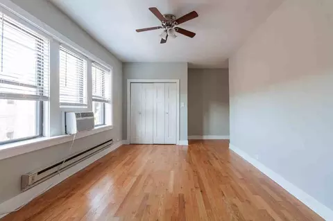 n pine grove ave, Chicago, IL 60613