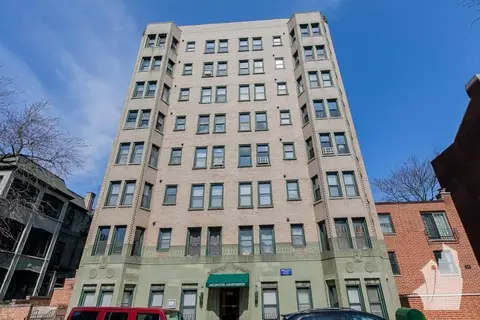 550 W Arlington Pl #811, Chicago, IL 60614
