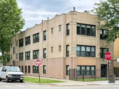 3759 N Kimball Ave #G, Chicago, IL 60618