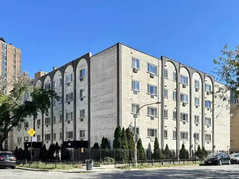 663 W Grace St #417, Chicago, IL 60613
