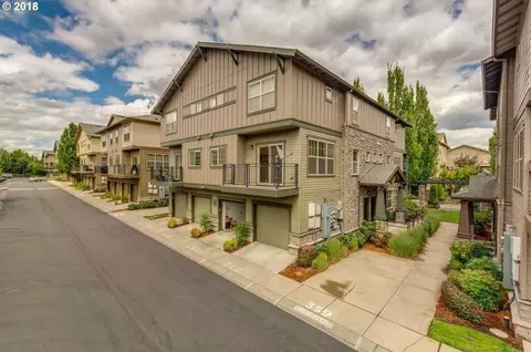 642 NE Newstead Ln, Hillsboro, OR 97006