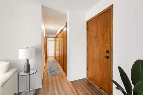 240 Central Ave N, Wayzata, MN 55391