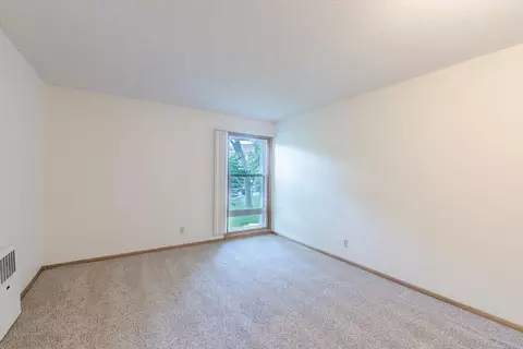 240 Central Ave N, Wayzata, MN 55391