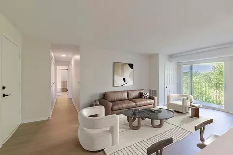 240 Central Ave N, Wayzata, MN 55391