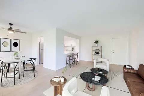 240 Central Ave N, Wayzata, MN 55391