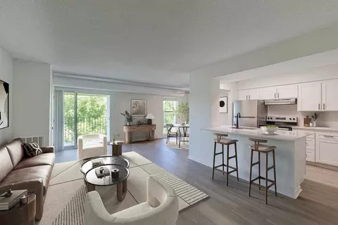 240 Central Ave N, Wayzata, MN 55391