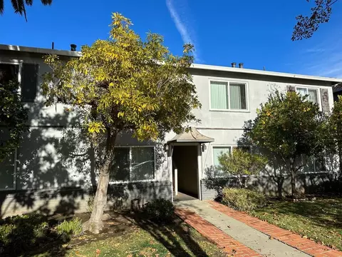 880 Park Dr, Mountain View, CA 94040 photo 4