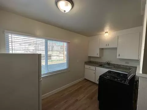 880 Park Dr, Mountain View, CA 94040 photo 9