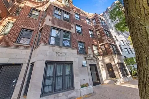 3727 N Pine Grove Ave #404, Chicago, IL 60613