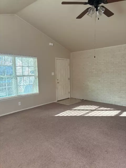 1106 N Sam Rayburn Fwy #1106, Sherman, TX 75092