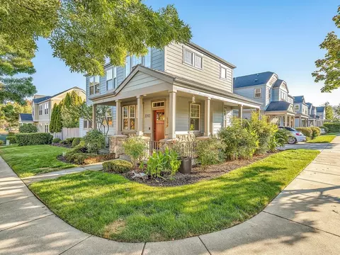 2203 Dollarhide Way, Ashland, OR 97520