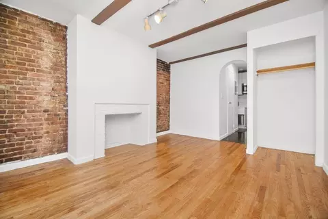 224 Sullivan St #F31, New York, NY 10012
