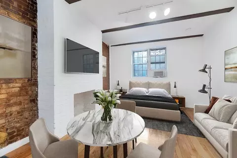 224 Sullivan St #F1, New York, NY 10012