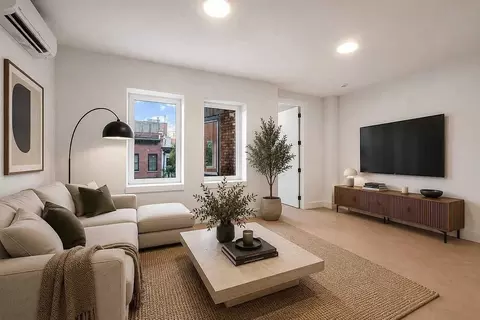 321 E 17th St #4B, New York, NY 10003