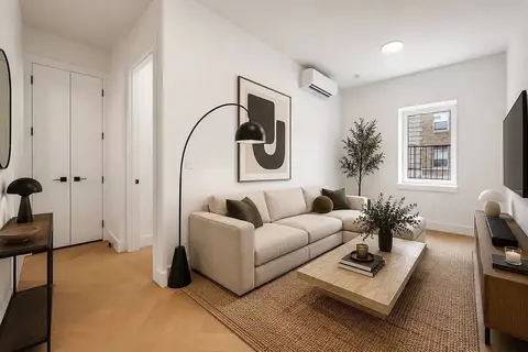 321 E 17th St #4A, New York, NY 10003