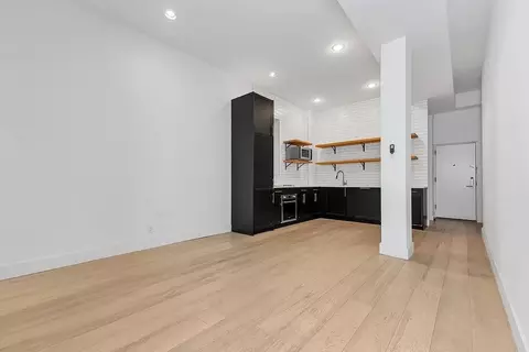 245 Eldridge St #1R, New York, NY 10002