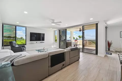 1922 Harbourside Dr #1590867P, Longboat Key, FL 34228