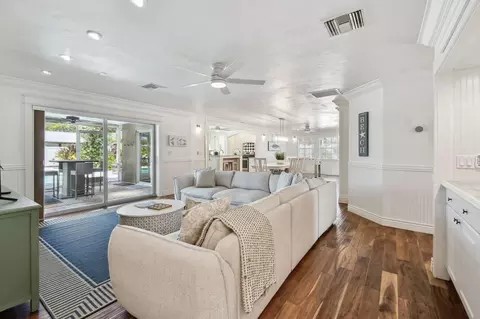 5606 America Dr #1590872P, Sarasota, FL 34231