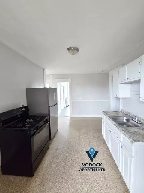 214 Pine St #5R, Holyoke, MA 01040