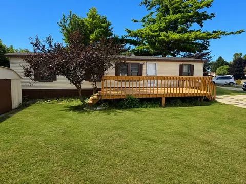 831 N Pontiac Trl #54, Walled Lake, MI 48390