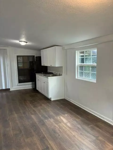 819 S Kings Ave, Brandon, FL 33511