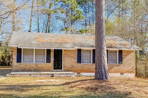 8216 Saxon Ct, Jonesboro, GA 30238