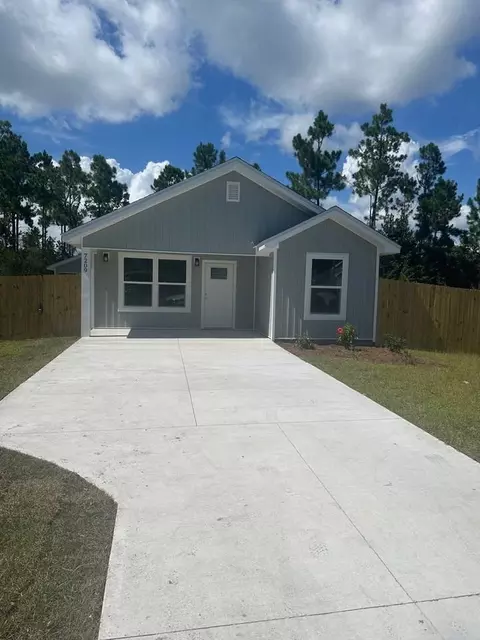 7209 Lake Suzzanne Ln, Panama City, FL 32404