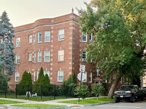 2840 N Lockwood Ave #3D, Chicago, IL 60641