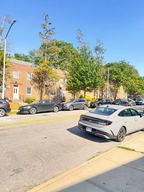 77-32 Vleigh Pl #2, Kew Gardens Hills, NY 11367