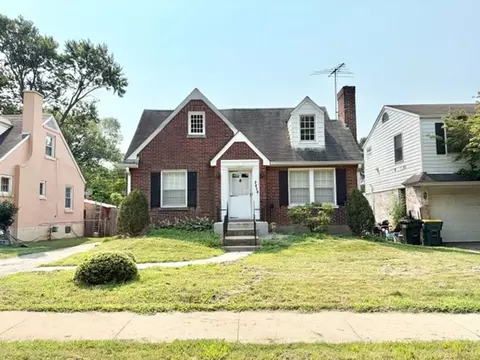 2414 Brighton Dr, Louisville, KY 40205