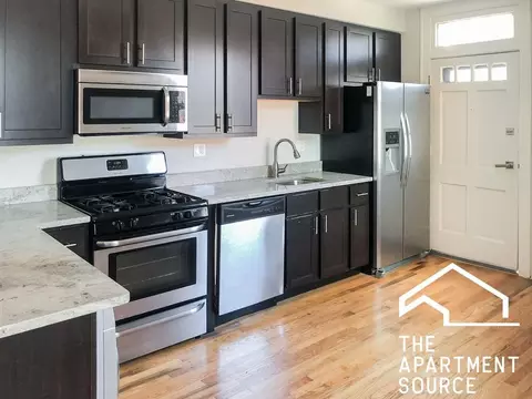 2229 W Wilson Ave #2, Chicago, IL 60625