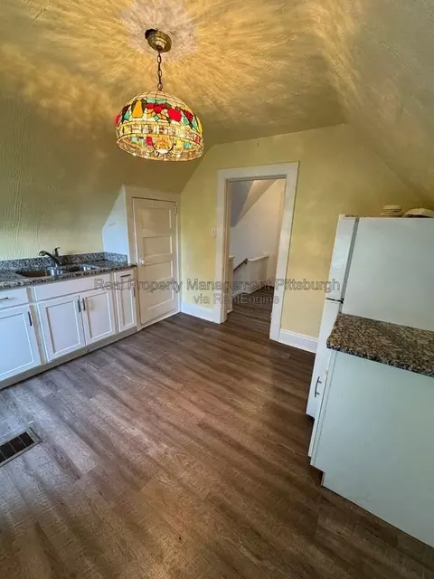 1217 Mcneilly Ave #2, Dormont, PA 15216