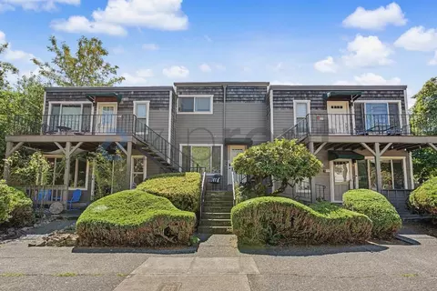 2478 NW Savier St #5, Portland, OR 97210