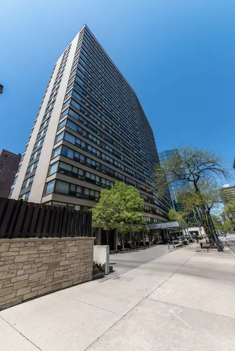 2930 N Sheridan Rd #602, Chicago, IL 60657