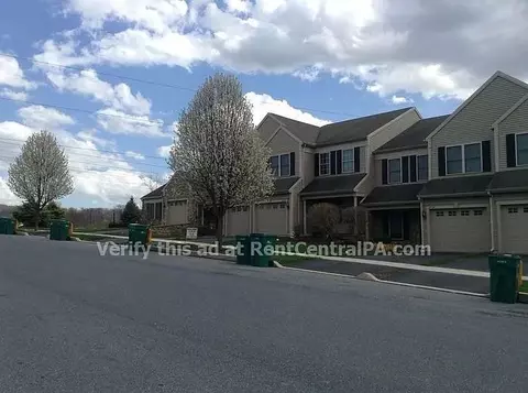 2056 Deer Run Dr #2056, Hummelstown, PA 17036